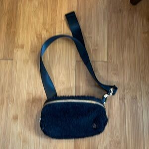 Lululemon Sherpa belt bag